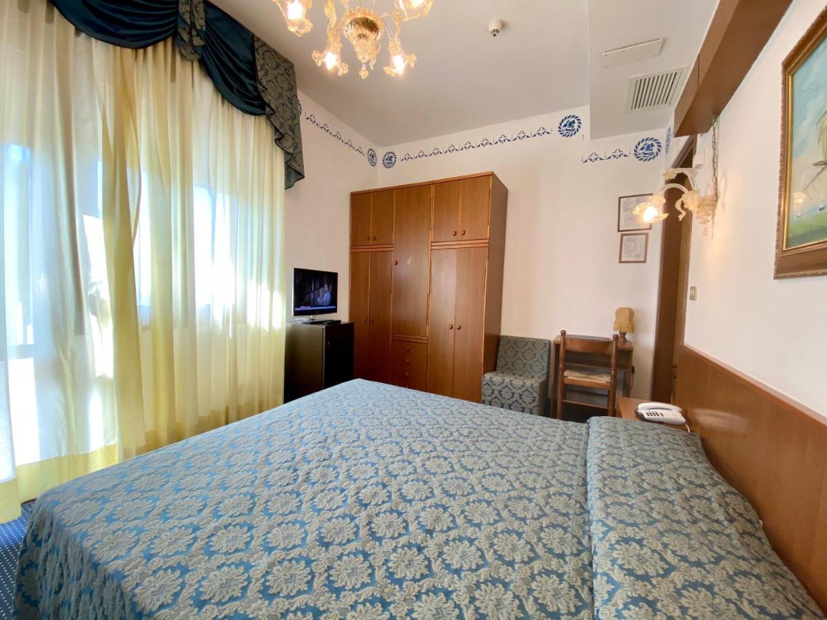 Hotel Florida Лідо-ді-Єзоло Екстер'єр фото