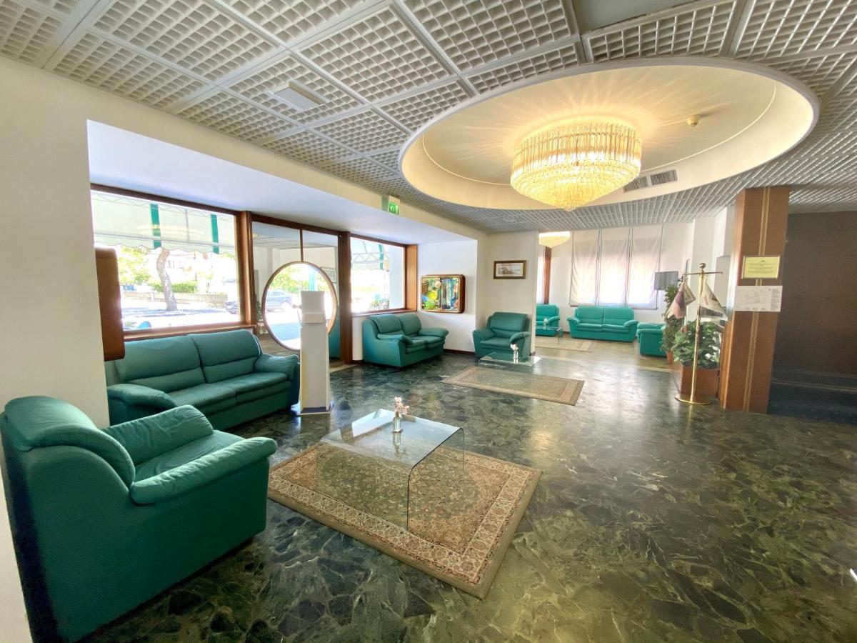 Hotel Florida Лідо-ді-Єзоло Екстер'єр фото