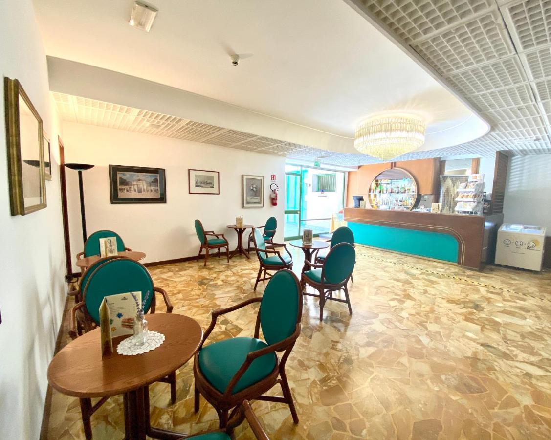 Hotel Florida Лідо-ді-Єзоло Екстер'єр фото