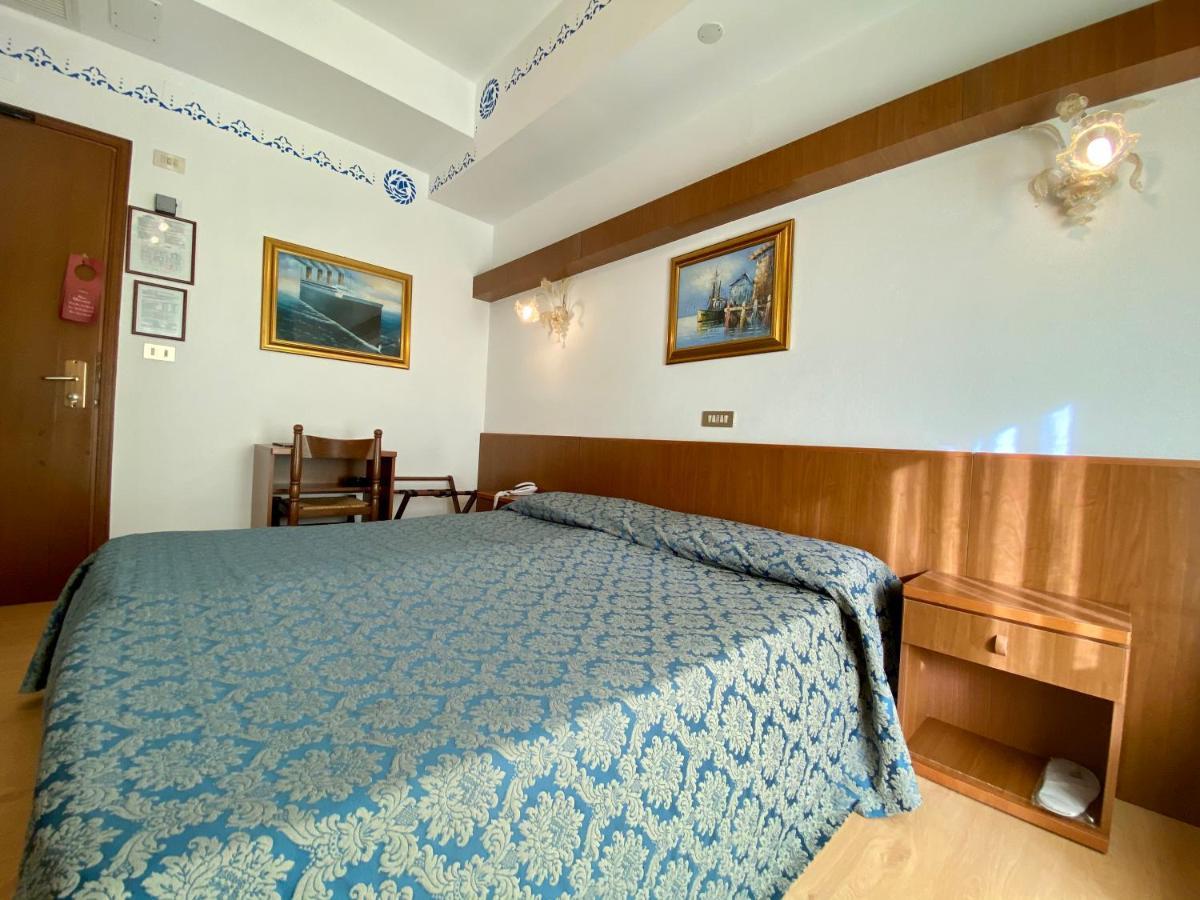 Hotel Florida Лідо-ді-Єзоло Екстер'єр фото