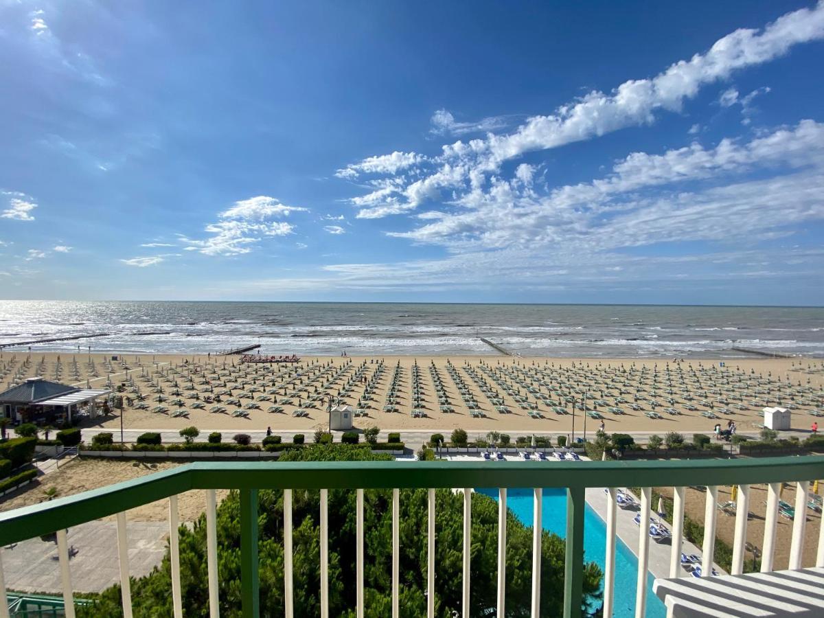 Hotel Florida Лідо-ді-Єзоло Екстер'єр фото