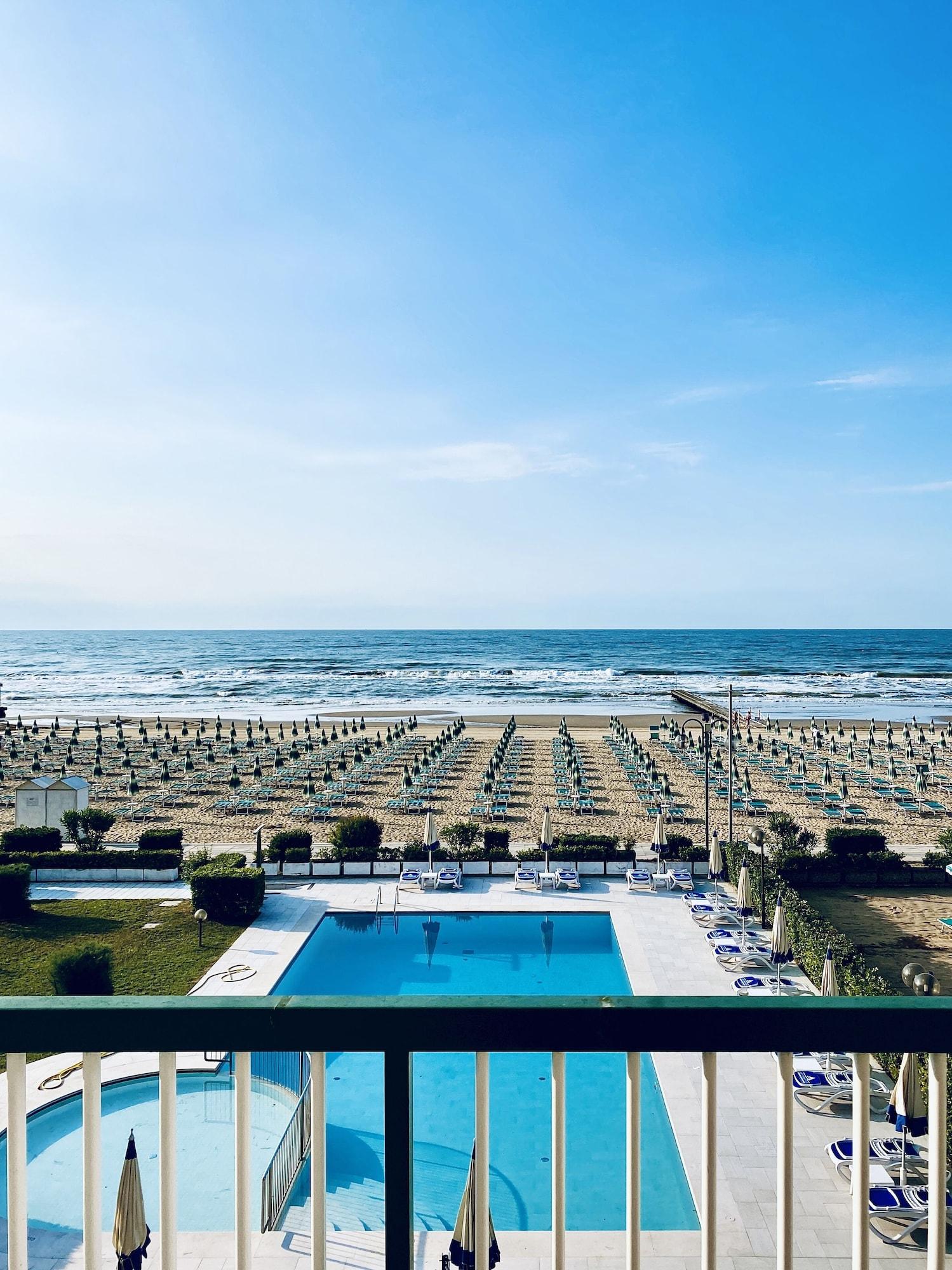 Hotel Florida Лідо-ді-Єзоло Екстер'єр фото