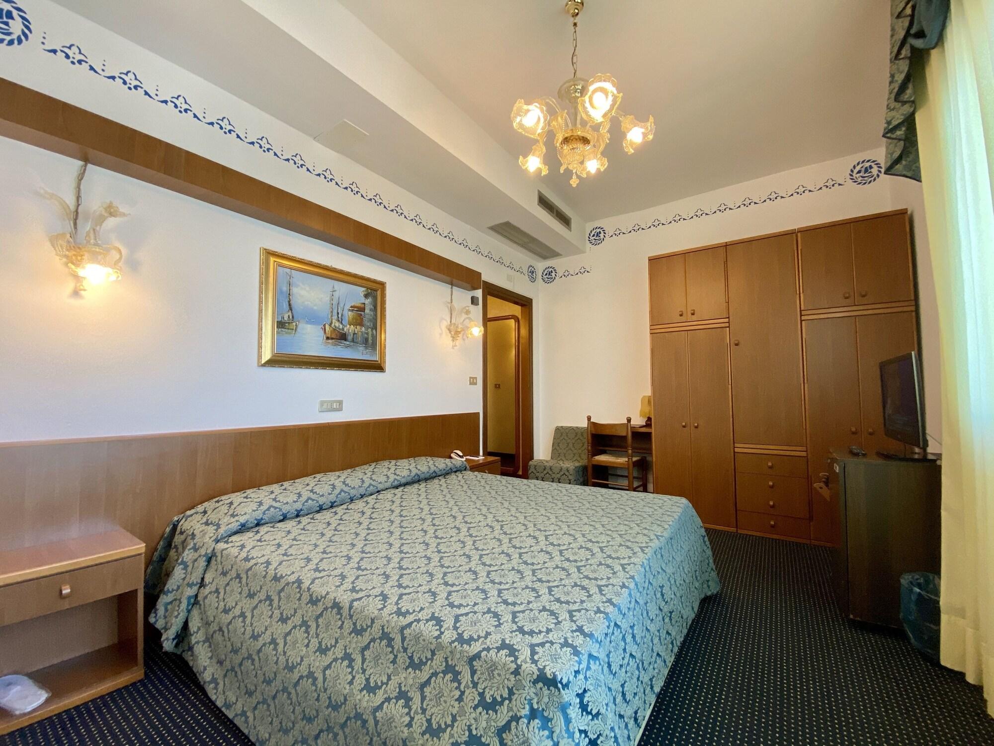 Hotel Florida Лідо-ді-Єзоло Екстер'єр фото