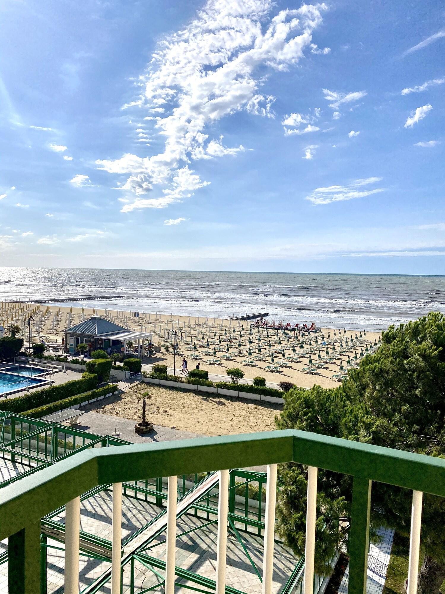Hotel Florida Лідо-ді-Єзоло Екстер'єр фото