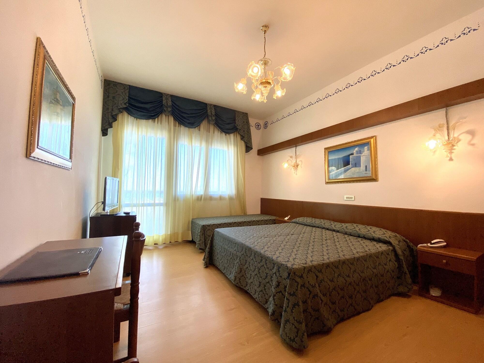 Hotel Florida Лідо-ді-Єзоло Екстер'єр фото