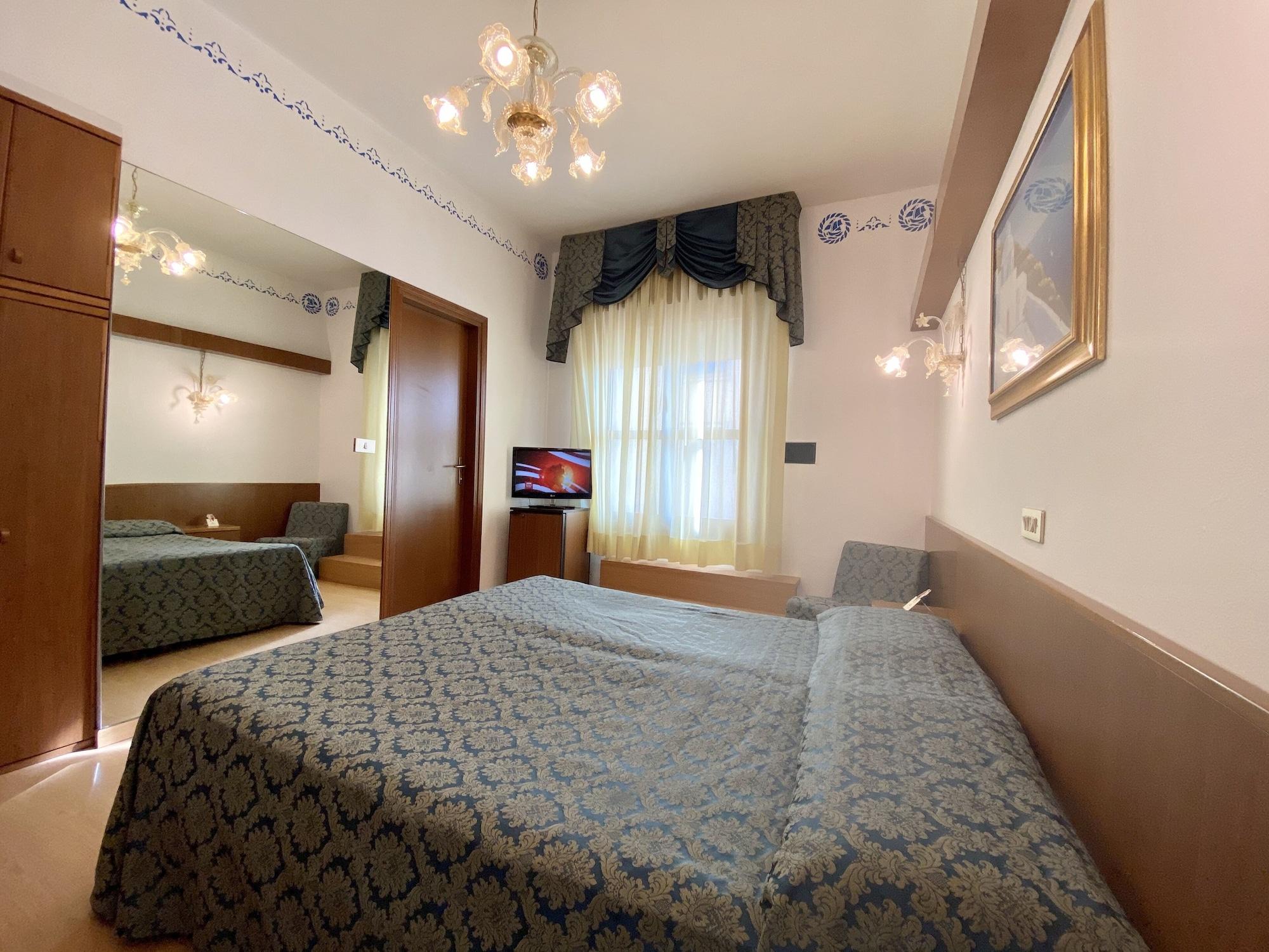 Hotel Florida Лідо-ді-Єзоло Екстер'єр фото