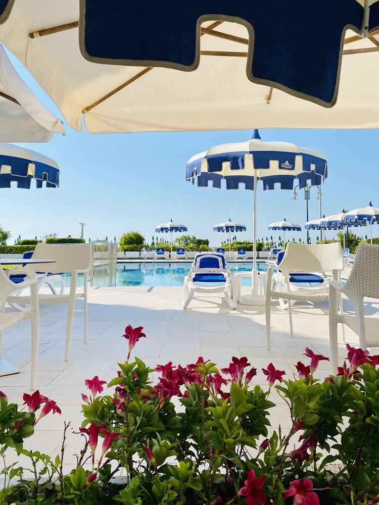 Hotel Florida Лідо-ді-Єзоло Екстер'єр фото